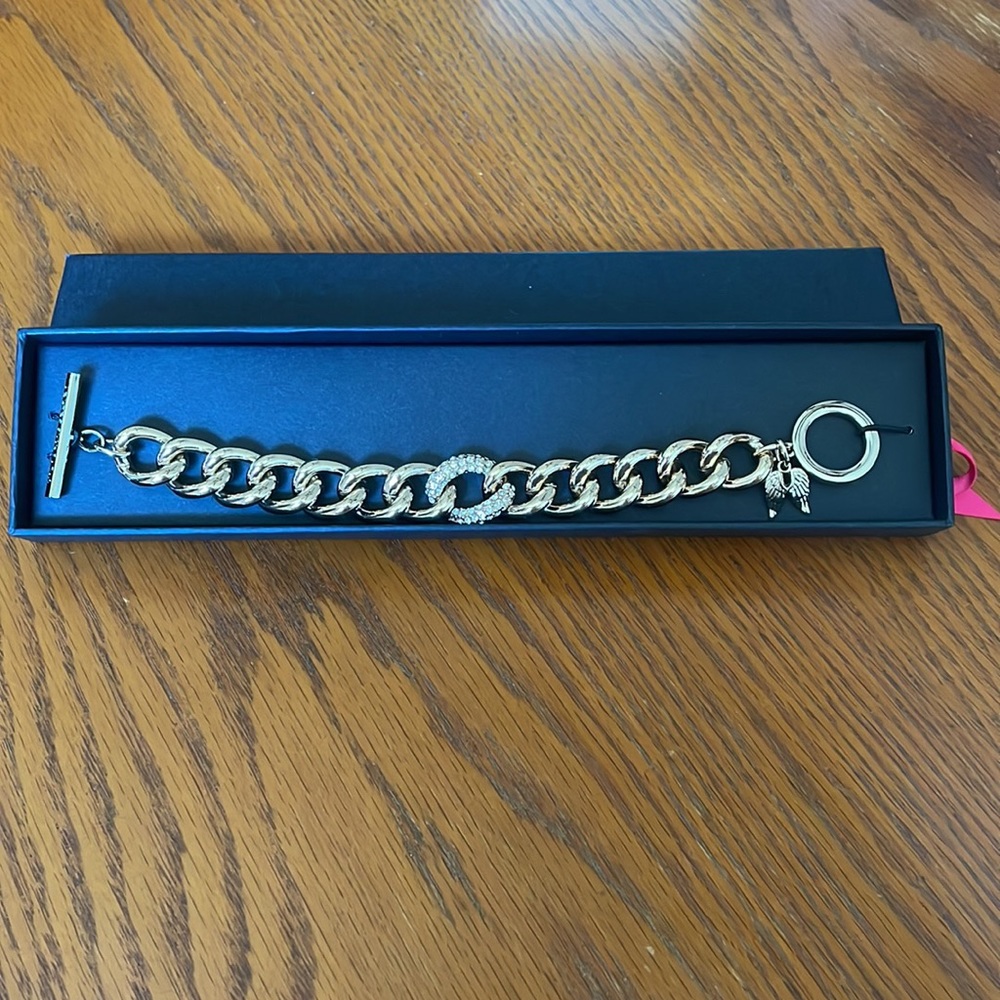 NWT Victorias Secret angel wings charm bracelet